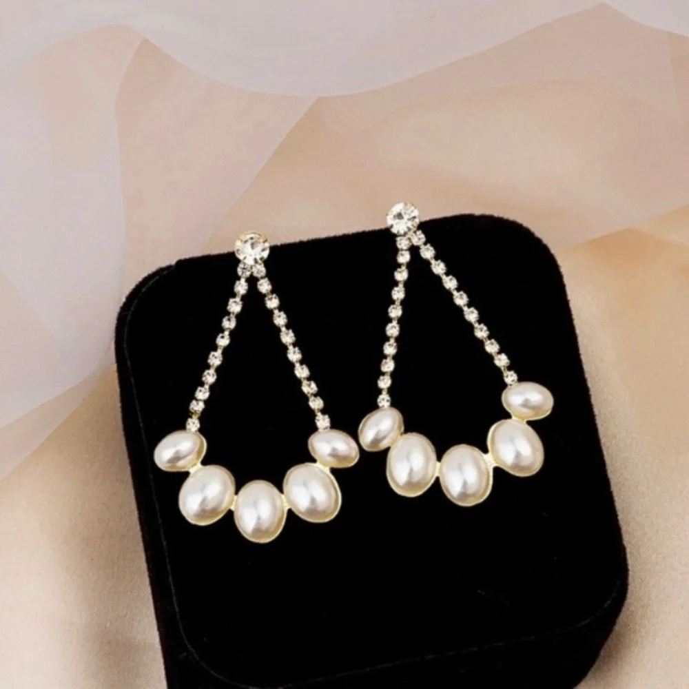 White Pearl Teardrop Drop Dangle Earrings